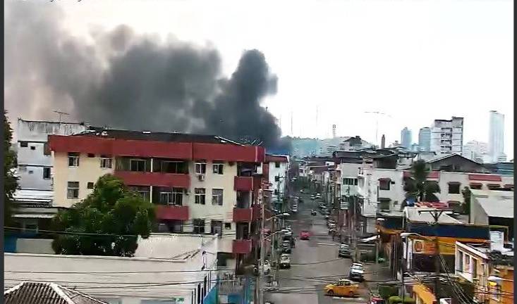 Guayaquil se libra de un incendio en el centro