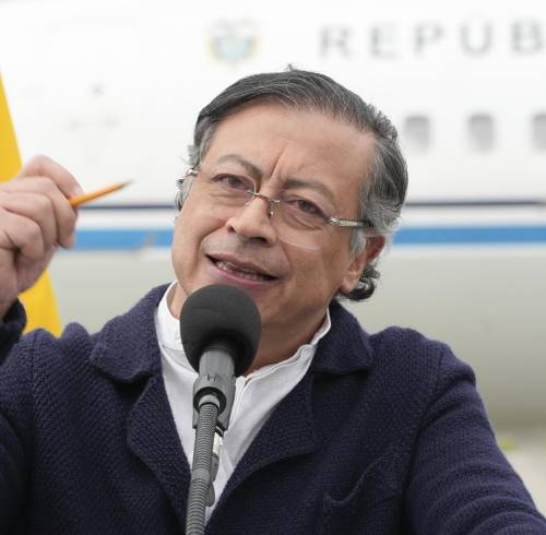 Fotografía cedida por la Presidencia de Colombia de su mandatario, Gustavo Petro, durante una alocución este miércoles, en Bogotá.