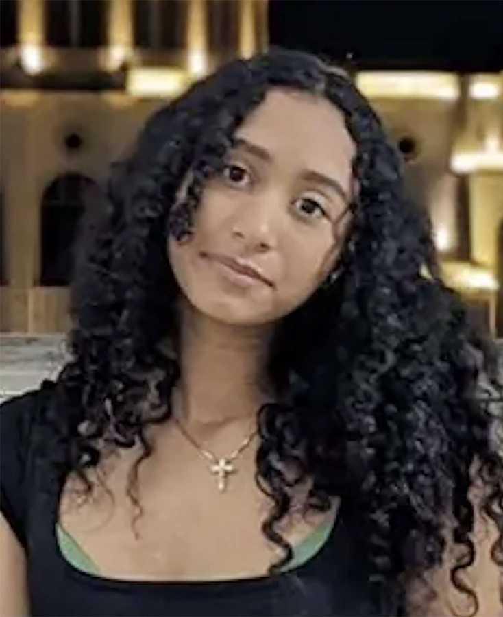 $!Usuarios en redes sociales manifestaron que la adolescente mantenía una relación con el cantante, luego de encontrar una serie de imágenes y clips en donde aparecían juntos.