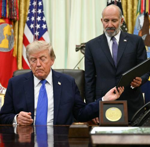 El presidente de los Estados Unidos, Donald Trump, en el Despacho Oval de la Casa Blanca en Washington D. C., el 6 de agosto de 2026.