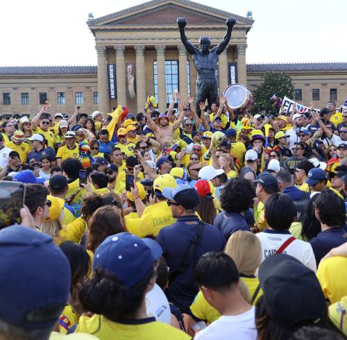 Cientos de hinchas ecuatorianos se congregaron en el tradicional banderazo de apoyo a la Selección Ecuatoriana de Fútbol, que participa en el Mundial de Estados Unidos 2026, en la ciudad de Filadelfia, estado de Pensilvania.