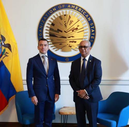 Daniel Noboa y el secretario general de la OEA, Albert Ramdin, antes de la intervención del mandatario ante el órgano, el pasado 14 de mayo.