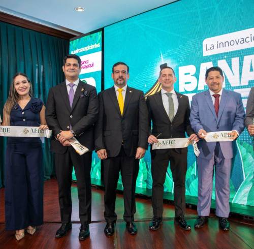 Directivos de AEBE e invitados especiales realizaron el corte de cinta de la inauguración de Banana Time Guayaquil 2026.