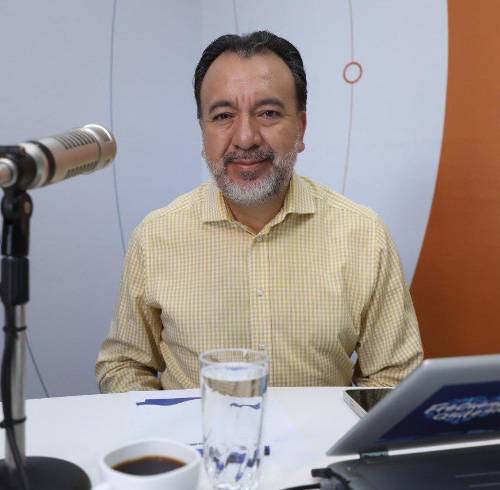 Pabel Muñoz habla sobre la compra irregular de camiones de basura.