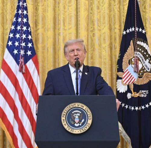 Trump debe entregar el trofeo al vencedor del Mundial 2026.