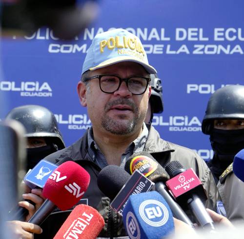 El ministro John Reimberg habla sobre los indultos y amnistías para personal extranjero.