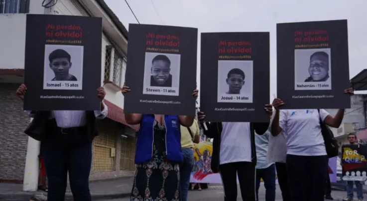 $!Los familiares de los niños piden justicia frente al crimen.
