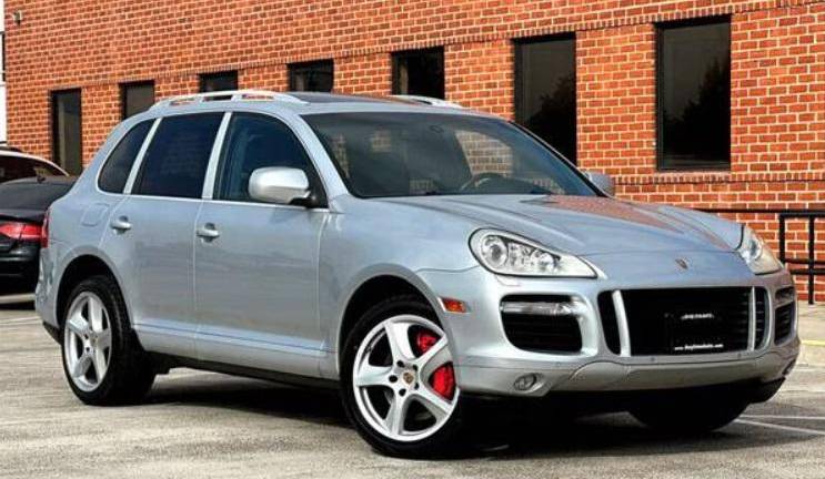 Subasta de carros, motos y hasta un barco: Inmobiliar publica valores que van desde $476 dólares por una camioneta