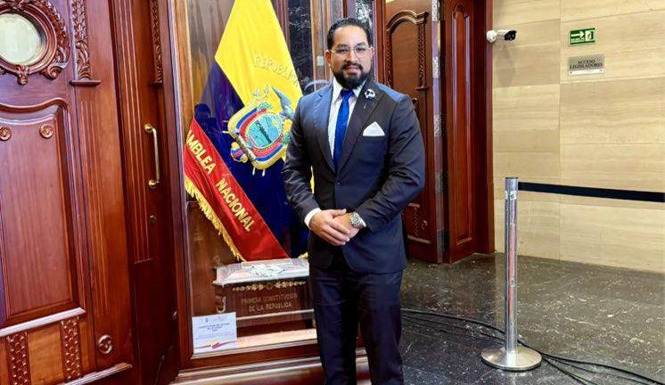 Sergio Peña calificado por la RC como oportunista y desleal.