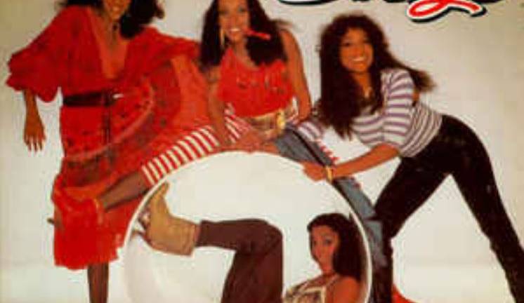 OMS lanza himno contra la pandemia de COVID-19 y pide a personas de todo el mundo que se graben cantándolo