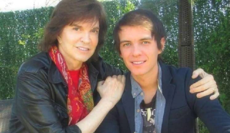 Camilo Sesto, entre la música, el secretismo y sus cambios estéticos