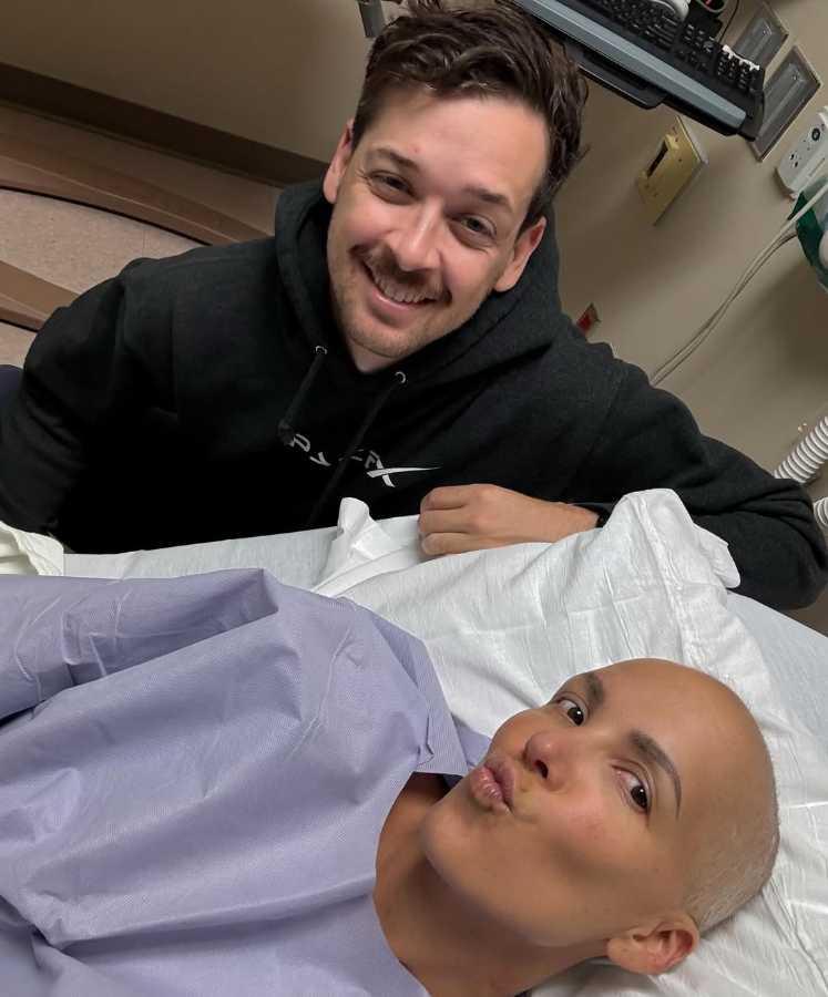 $!La guayaquileña utiliza sus redes sociales para inspirar a pacientes que luchan contra el cáncer.