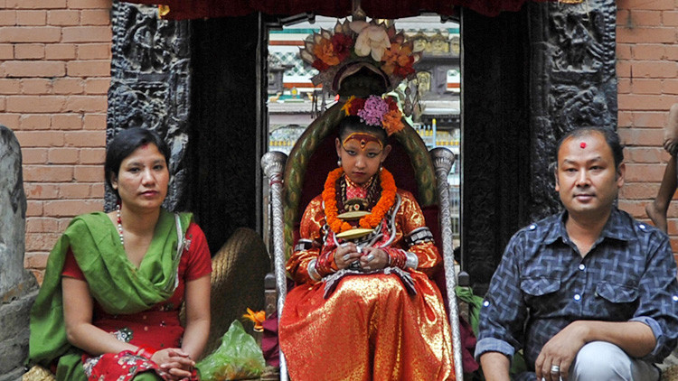 Declaran a una menor en Nepal, diosa viviente