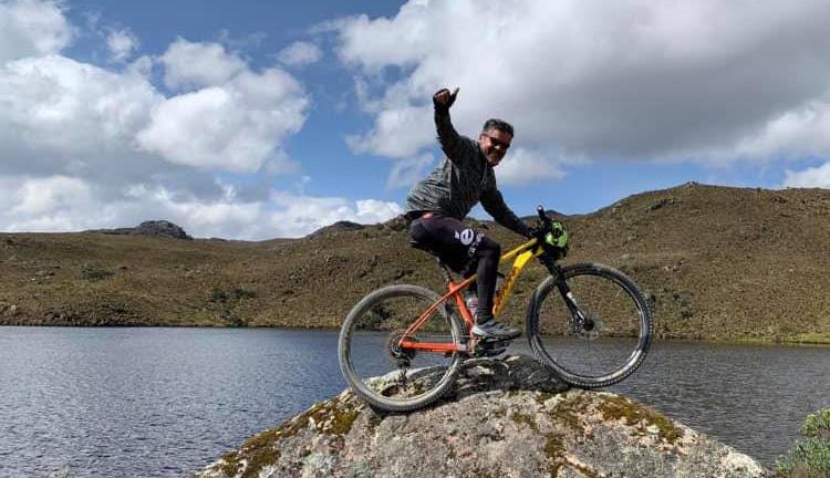 Lamentan la muerte del exciclista olímpico Jhon Jarrín: fue atropellado cuando se movilizaba en su bicicleta