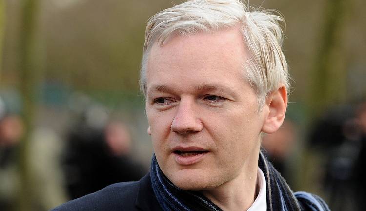 Assange reclama libertad tras fallo de la ONU a su favor