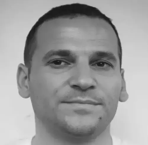 Dritan Rexhepi, el 'rey de las fugas', habría cooptado médicos y un funcionario del SNAI para ocultar su fuga de Ecuador.