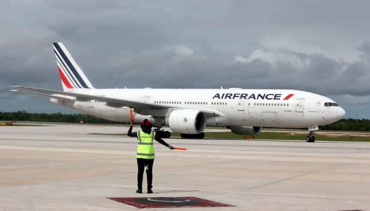 Terror en Boeing 777: fallaron los controles en el aterrizaje