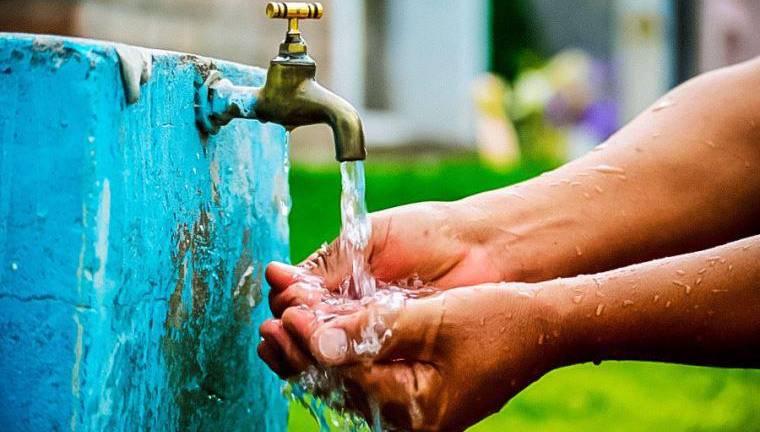 Contraloría halla 231 irregularidades en proyectos de agua potable en 17 provincias de Ecuador