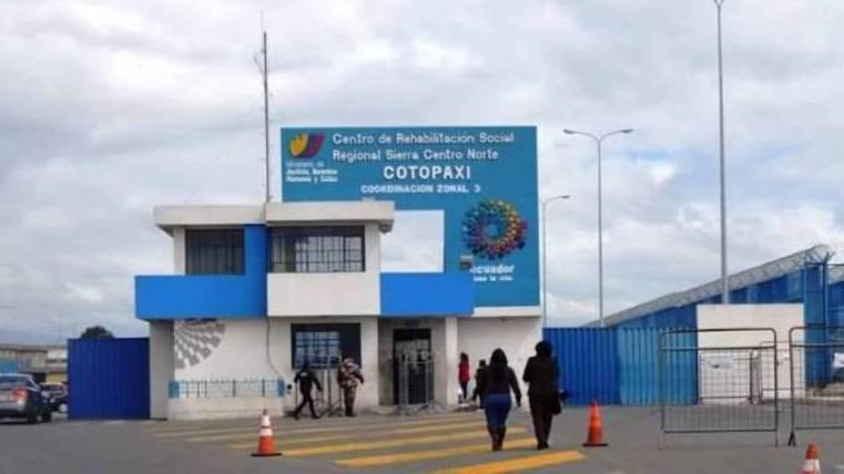 Soldado recibe medidas cautelares tras robar una computadora de la cárcel de Cotopaxi