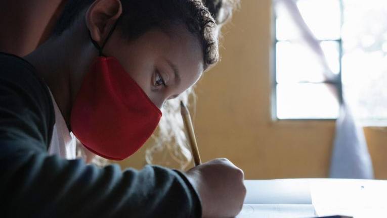 Unicef advierte trastornos mentales en niños ecuatorianos por la pandemia: aumentaron suicidios