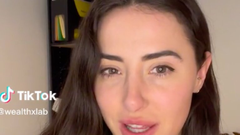 Vanessa causó conmoción en TikTok al revelar que bloquea a su jefe al salir del horario laboral.