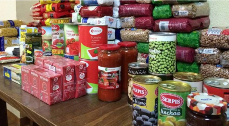 $!Celebró sus 15 años, y pidió a sus invitados 1 kg de alimento para donarlo