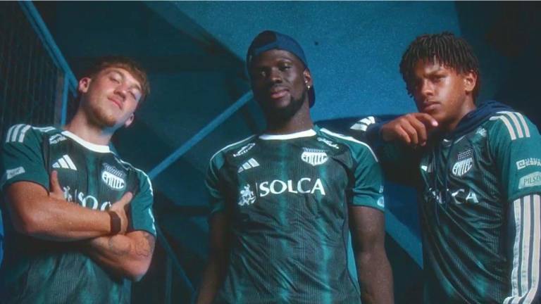Emelec presentó su nueva camiseta alterna para la temporada 2026