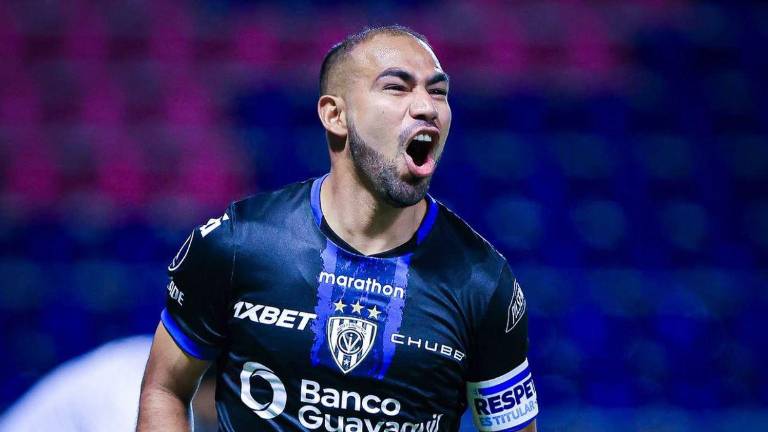 Junior Sornoza, jugador de IDV, celebrando el gol anotado a Libertad de Paraguay.