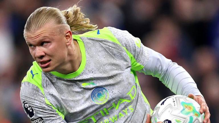 Erling Haaland descontando el partido frente al Everton.