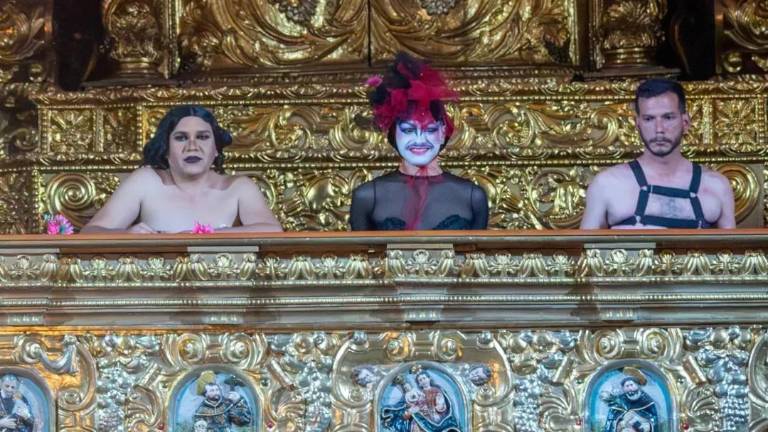 Pabel Muñoz pide disculpas por controversial obra de teatro 'drag' presentada en Quito