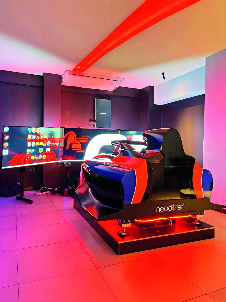 $!Uno de los simuladores.