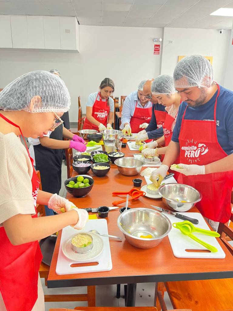 $!Foto realizada en el restaurante La Gran Patrona, en Lima, donde se puede vivir la experiencia de preparar recetas típicas peruanas.