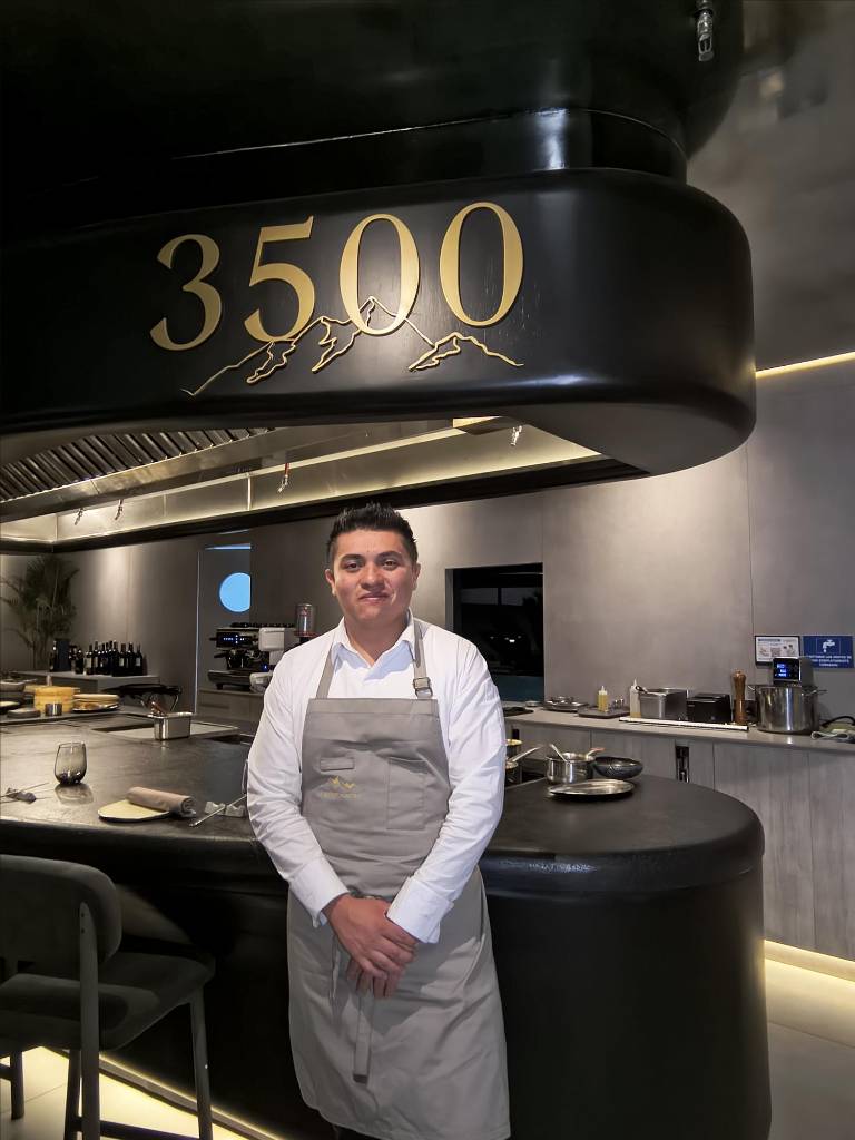 $!Alejandro Huertas es el chef y propietario del restaurante 3500, que tiene dos locales en Quito.