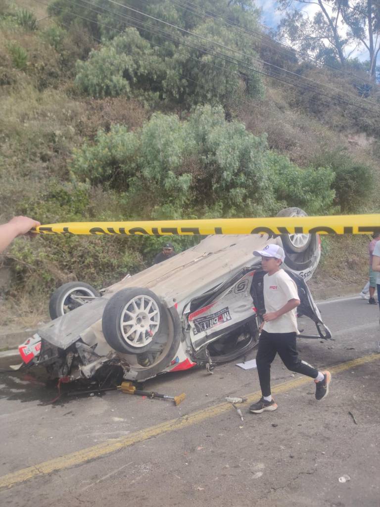 $!VIDEO | Mortal accidente en Rally Vuelta a la República: piloto arrolla a espectadores en Ambato