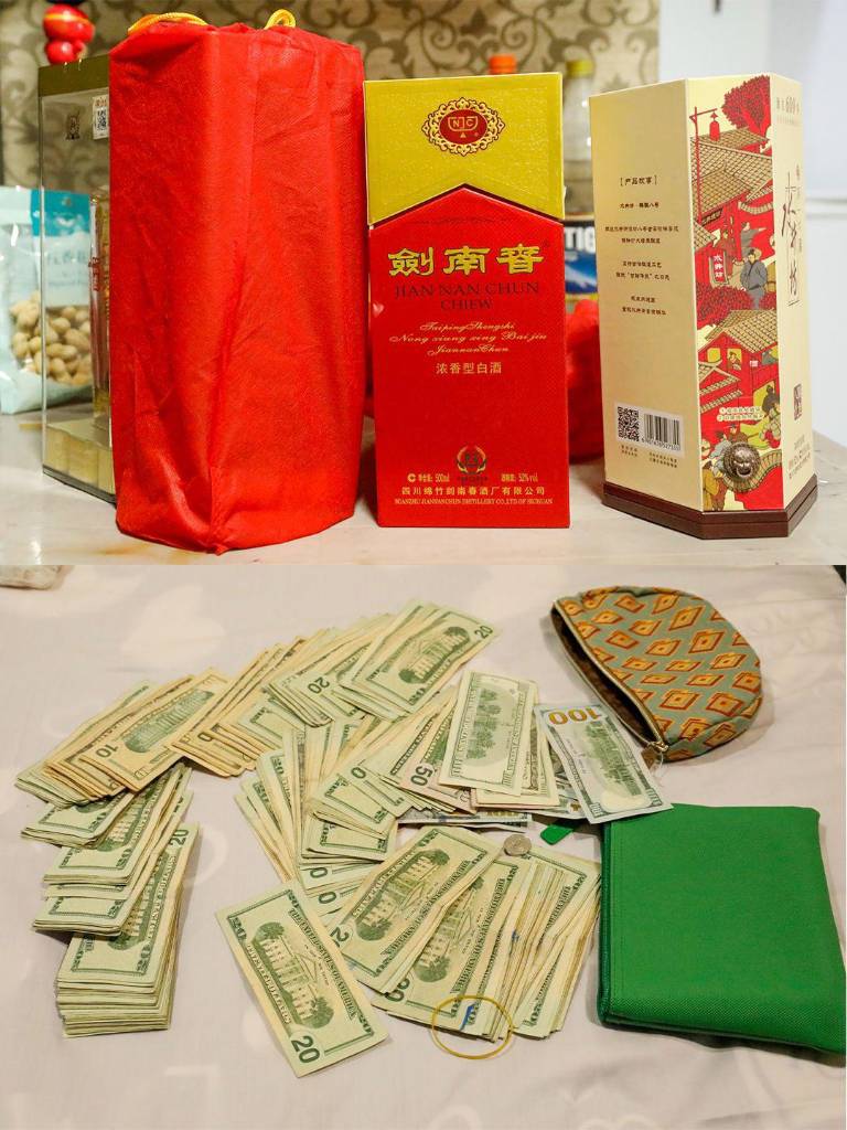 $!Fajos de dinero en efectivo.