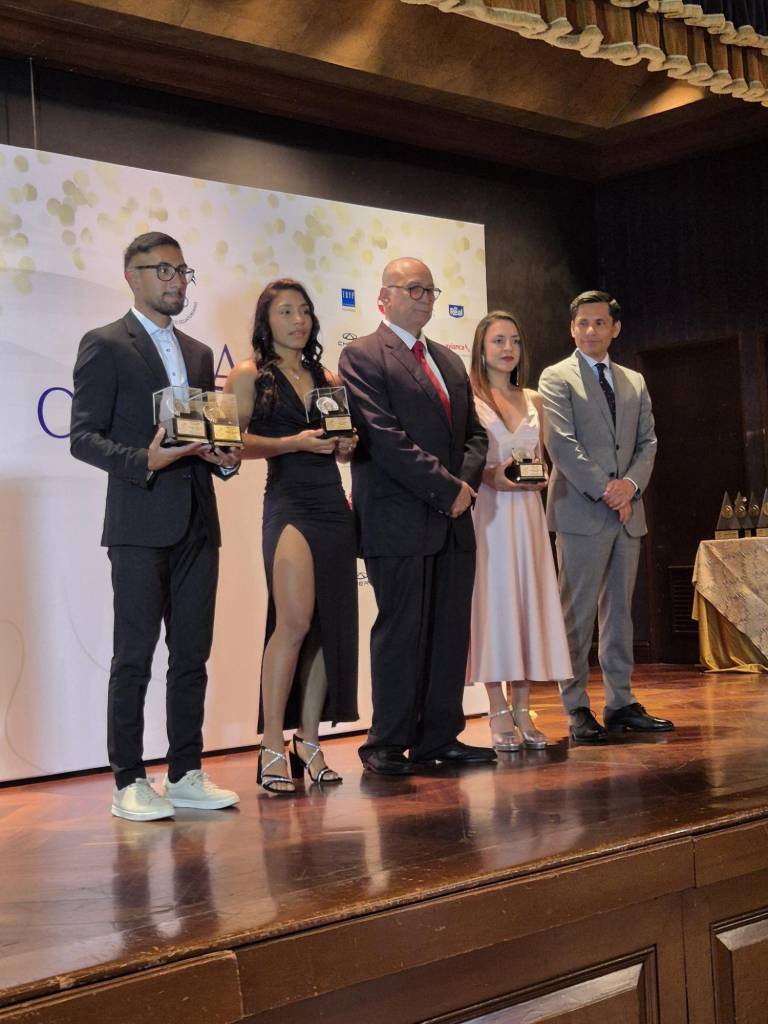 $!El Comité Olímpico Ecuatoriano premió en la Gala Olímpica la noche del jueves 9 de enero a los deportistas que participaron y se subieron al podio de los Juegos Olímpicos París 2024.