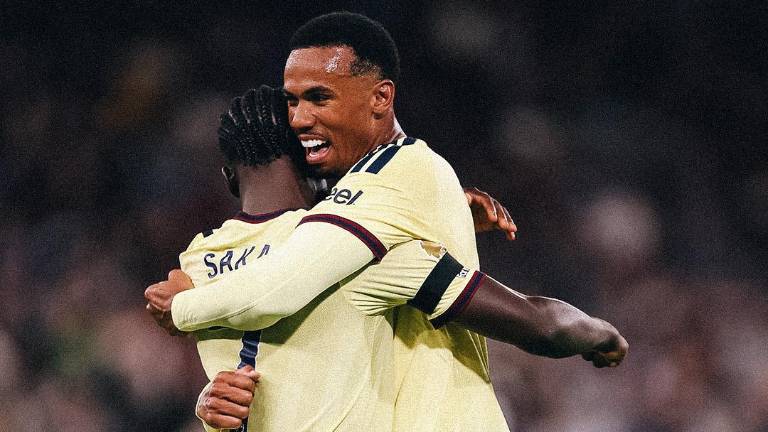 Arsenal vence al Aston Villa y mantiene su arranque perfecto en la Premier League