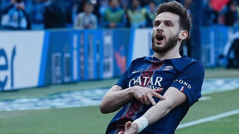 Khvicha Kvaratskhelia celebrando el gol anotado al FC Nantes.