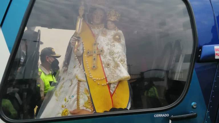 Imagen de la Virgen del Quinche sobrevoló Quito, en reemplazo a la tradicional romería