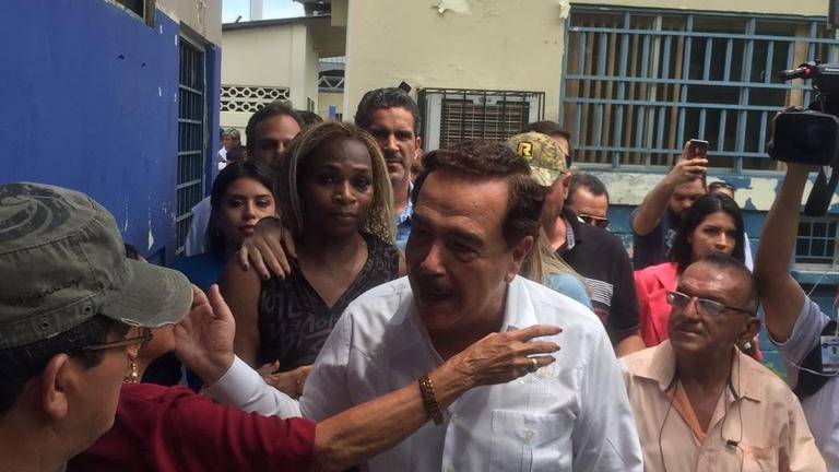 El alcalde de Guayaquil votó en el sur de la ciudad