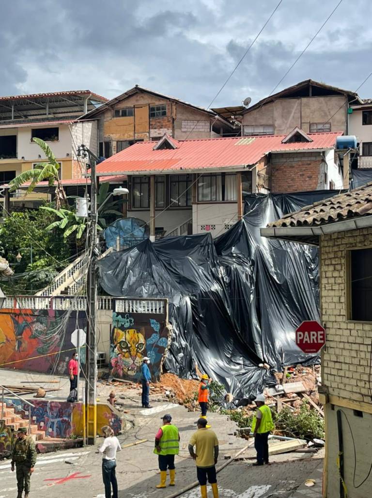 $!La casa de techo naranja es de Gladys y tenía una conexión con la de su padre.