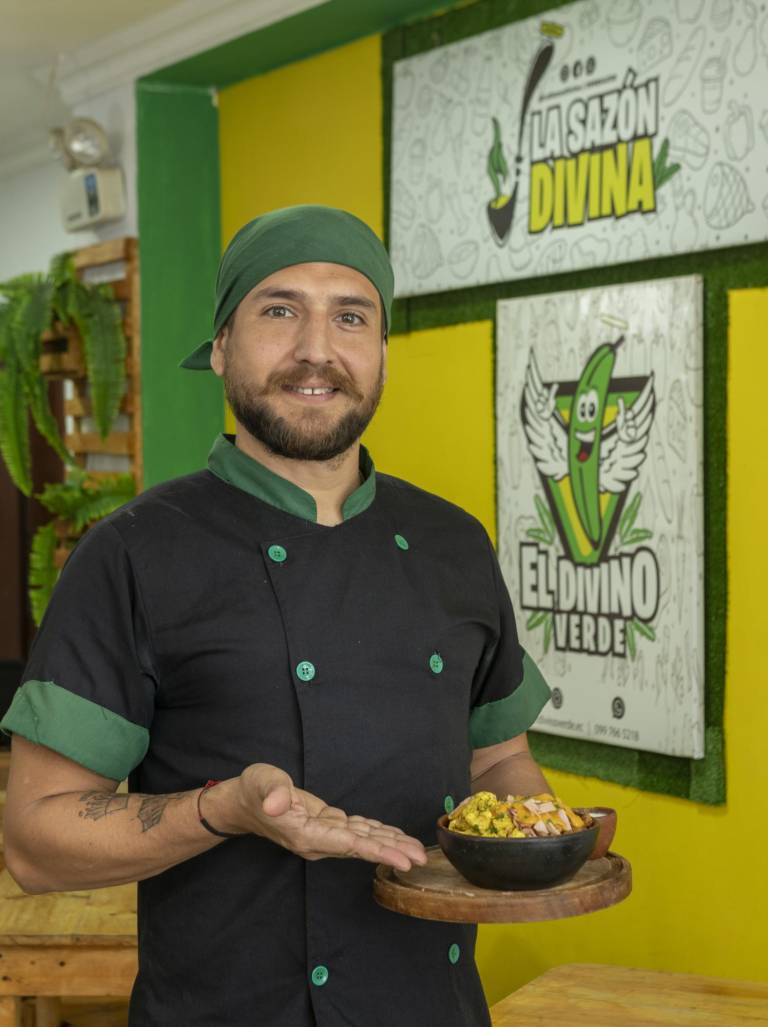 $!Juan Carlos Ochoa, propietario de restaurante El Divino Verde.