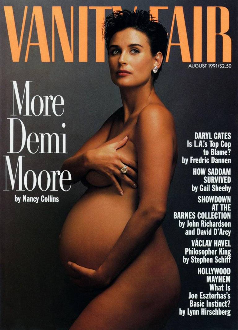 $!Imagen de la icónica portada, de la revista Vanity Fair de agosto de 1991, donde la actriz Demi More posa con su embarazo al desnudo.
