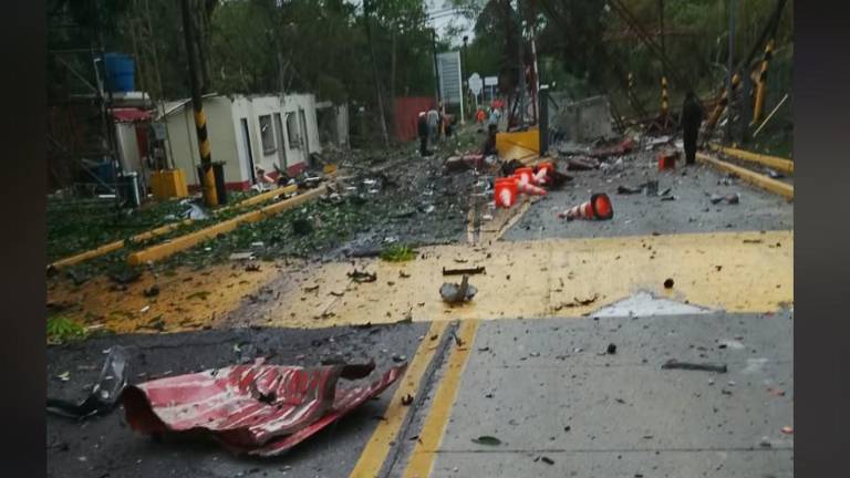 Carro bomba destruye peaje en Colombia: hay tres heridos y cierre en la vía Panamericana