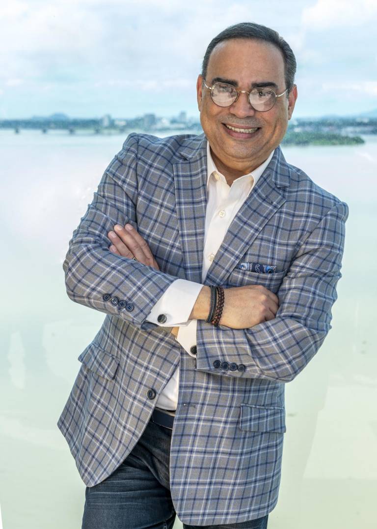 $!Gilberto Santa Rosa admite que sigue interpretando sus canciones con el mismo entusiasmo de cuando cantó por primera vez Perdóname o Conciencia, y es que después de 45 años en el mundo artístico él sigue amando sus canciones.