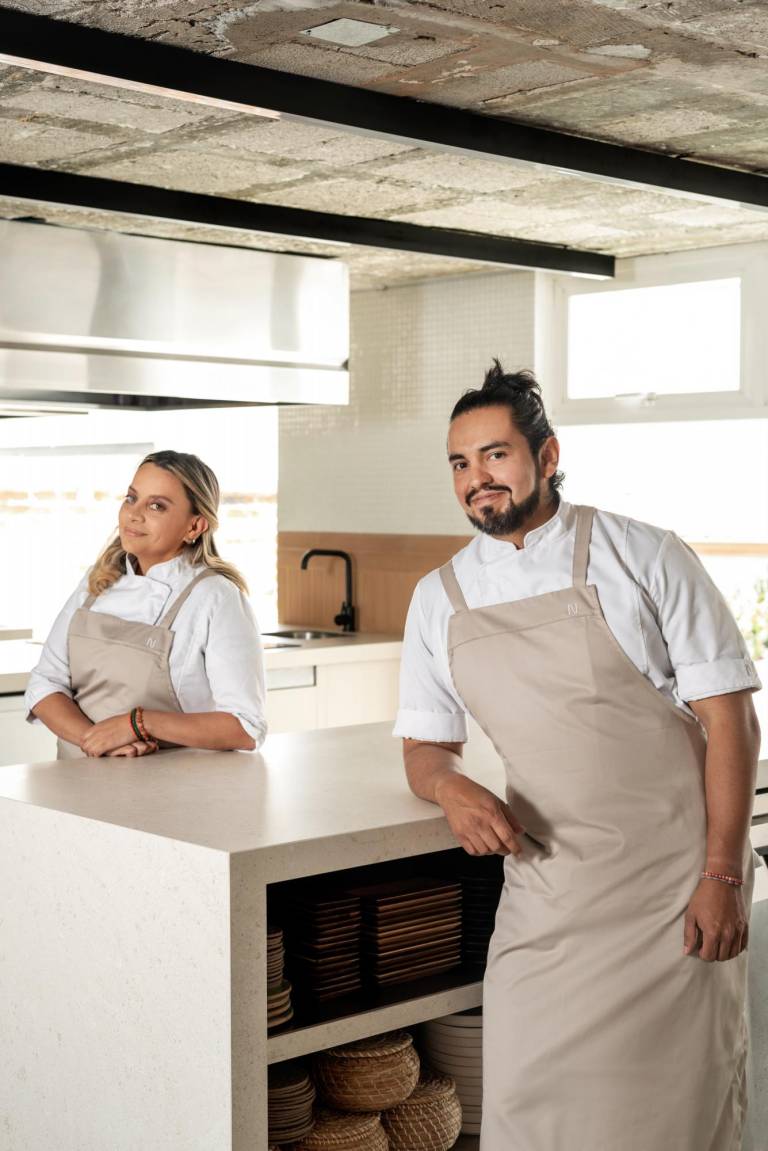 $!Desde hace 8 años Pía y su esposo Alejandro Chamorro dirigen el restaurante Nuema ubicado en Quito, el cual también recibió un reconocimiento en la lista al ser ubicado en el puesto 24 entre los mejores restaurantes de América Latina 2022.