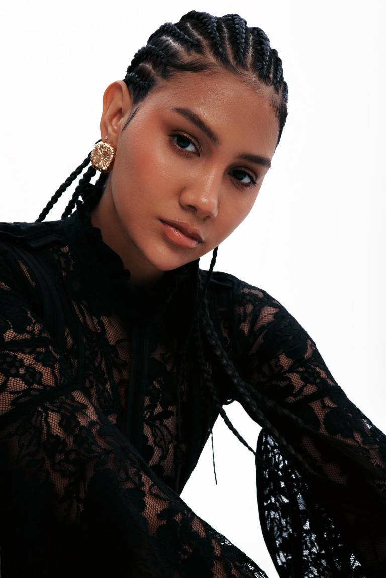 $!La vida de modelo de Sarita recién empieza pero sabe que su cicatriz la hizo más fuerte.