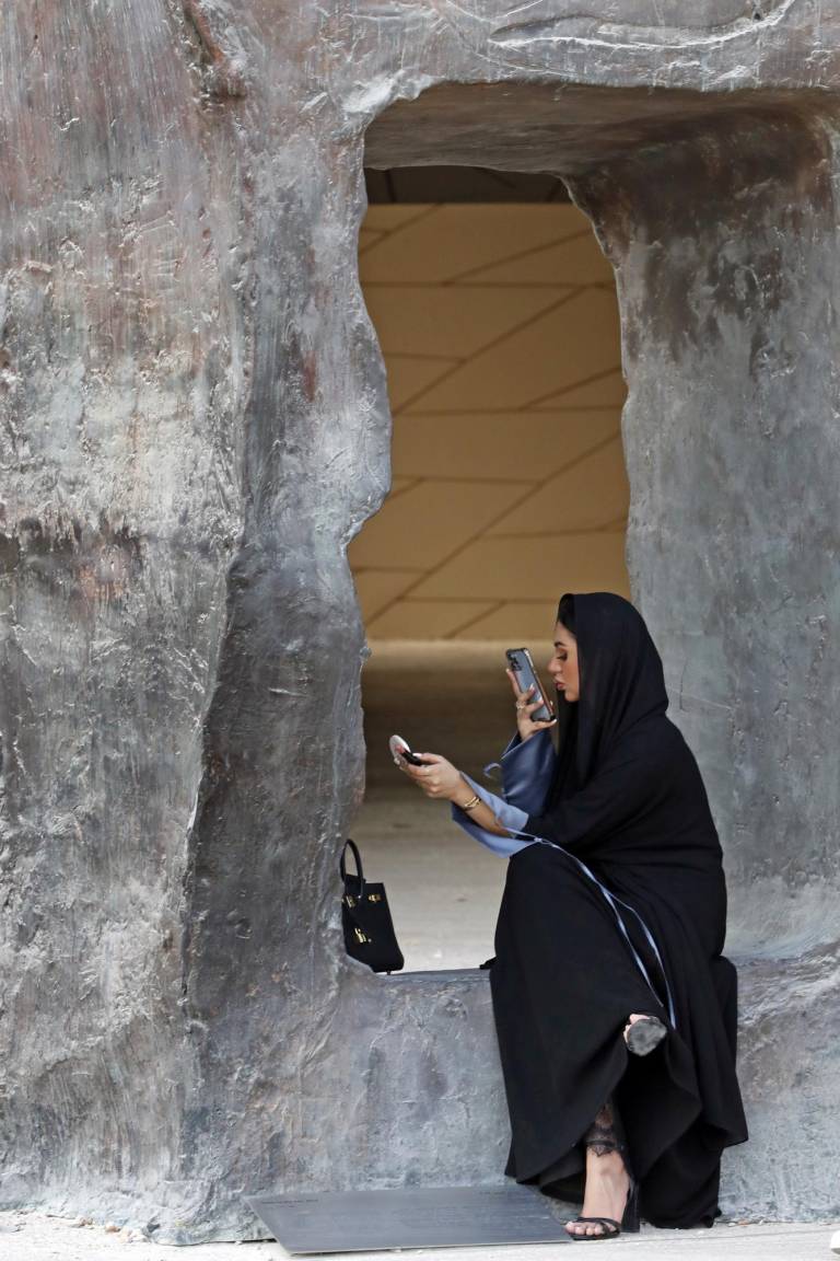 $!En la imagen, tomada el 13/06/2022, una mujer en el Museo Nacional de Catar, en Doha.