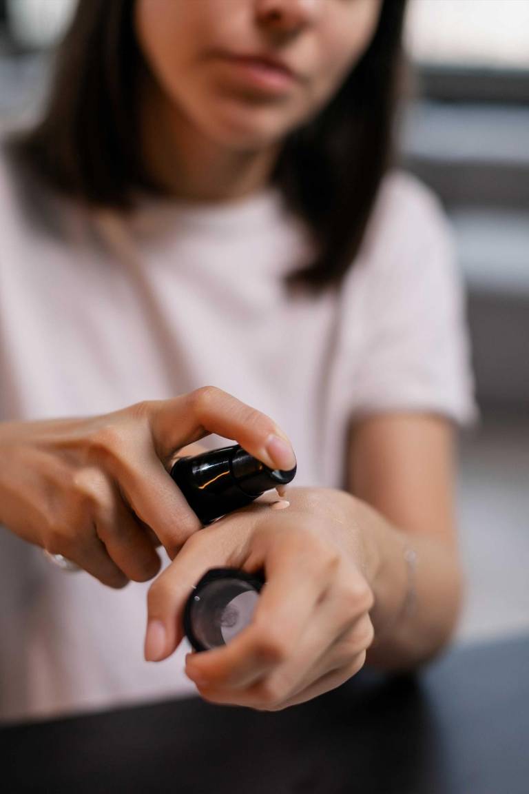 $!La base de maquillaje líquida con acabado mate es muy útil para lograr un maquillaje más natural.