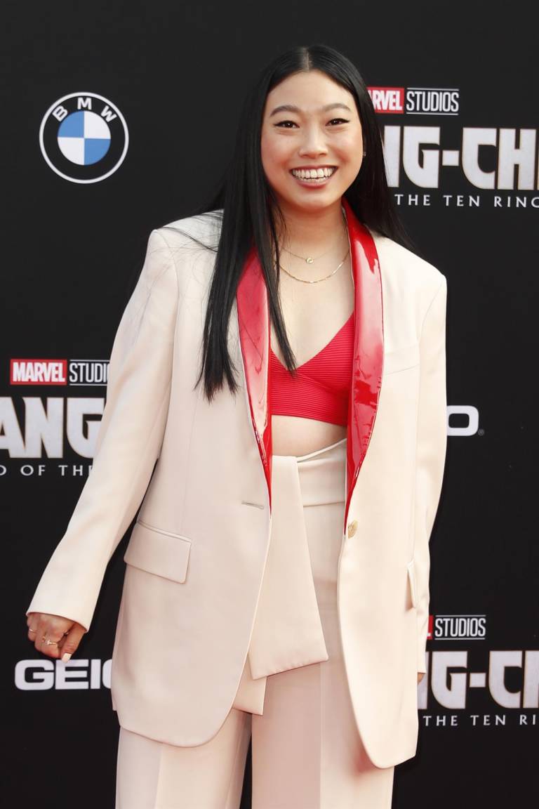 $!La actriz estadounidense Awkwafina durante la alfombra roja de Shang-Chi.